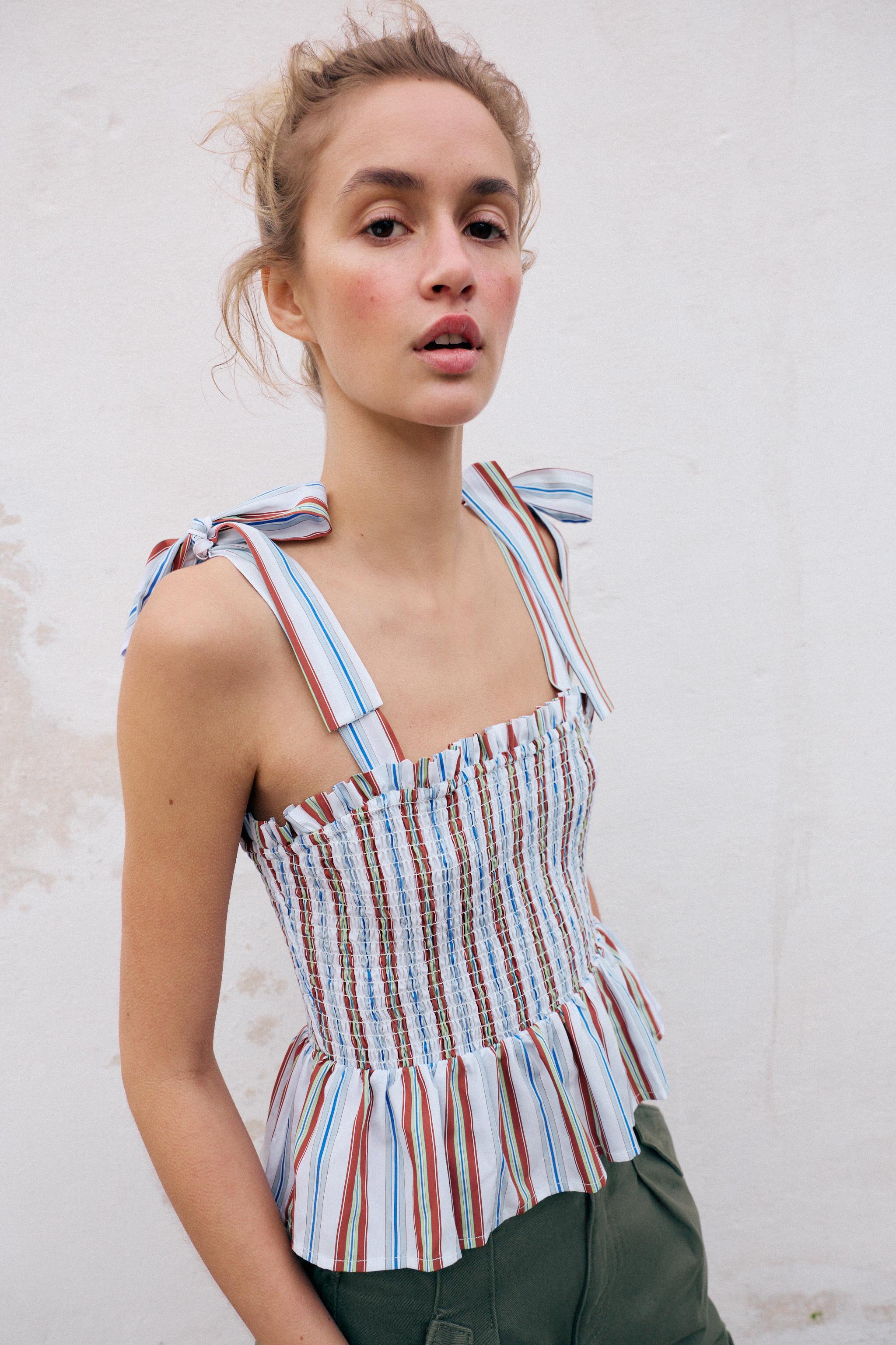 SMOCKED STRIPED TOP
